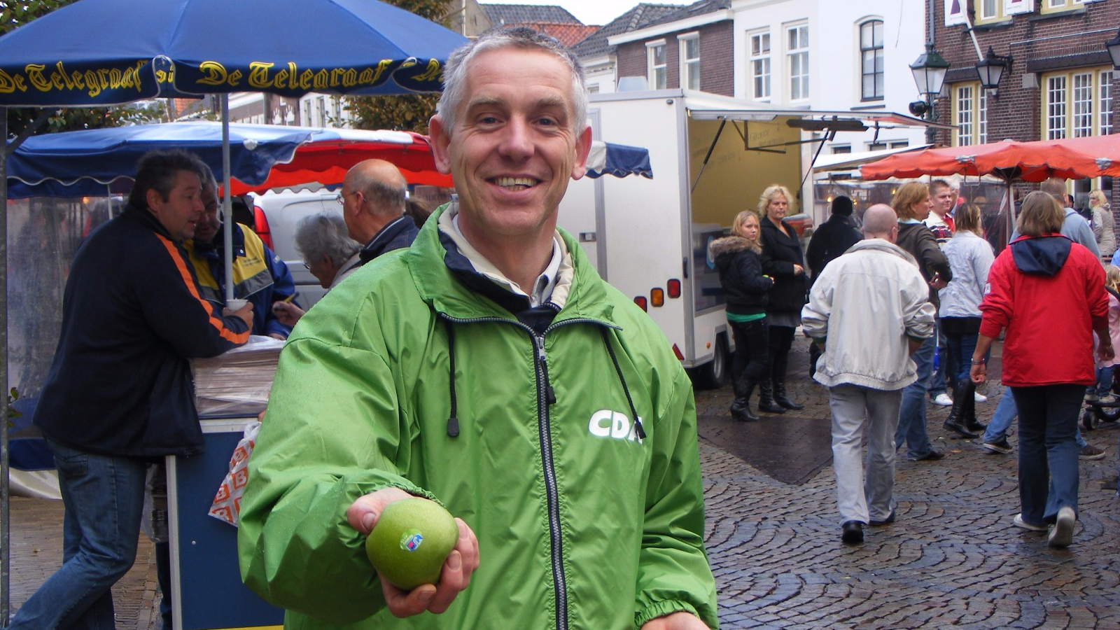 Haal een appeltje bij CDA Vianen tijdens de paardenmarkt.